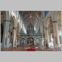 Brugge, Onze-Lieve-Vrouwekerk, photo Dennis Jarvis, Wikipedia.jpg